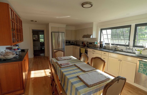 Clarendon House | Historic Home w/glass house, mtn views, swim pond, near skiing, weekly discounts