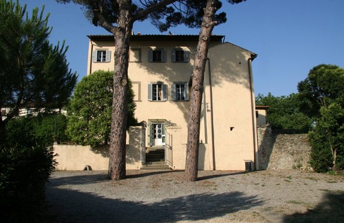 Giovi-Ponte Alla Chiassa Villa | HISTORIC HOUSE VILLA EARN HATS