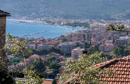 San Bartolomeo al Mare Apartment | Historic Apartment Near the Sea, W/Pool 008052 LT 0286