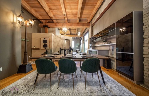 Downtown Edmonton Apartment | Historic J.D Loft | Near ICE District | UG Parking