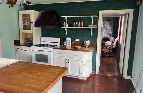 Beverly House | Historic Laura Jackson Arnold House