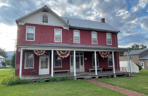 Beverly House | Historic Laura Jackson Arnold House