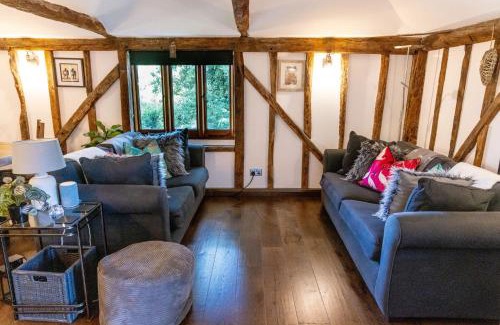 Maresfield Apartment | Historic Luxury 18th C Listed Barn Apartment