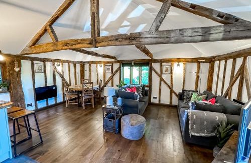 Maresfield Apartment | Historic Luxury 18th C Listed Barn Apartment