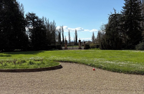San Faustino-Madonnina-Quattroville Apartment | HISTORIC MANSION A STONE'S THROW FROM DOWNTOWN AND NEAR THE HIGHWAY EXIT