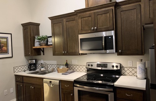 Prosser Apartment | Historic Mercer Guest Suite 4 The Shepherdess