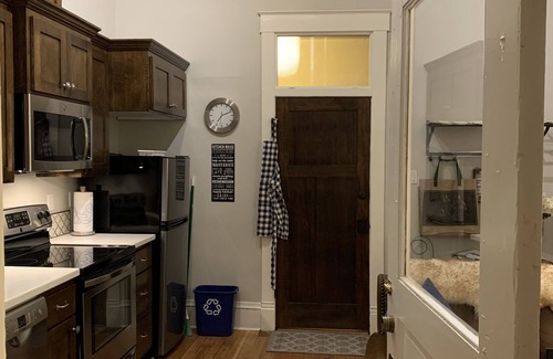 Prosser Apartment | Historic Mercer Guest Suite 4 The Shepherdess