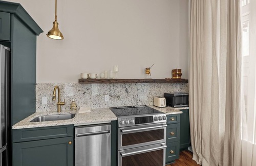 Washington Apartment | Historic Millworks Suite At The West Main - Elevator Access