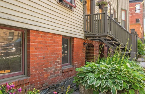 Downtown Halifax Apartment | Historic Old South District Governors Suite