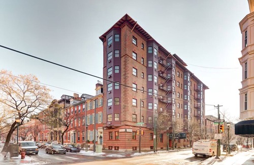 Gayborhood Hotel | Historic Philly Room 7 Miles Away from Downtown | Free Continental Breakfast