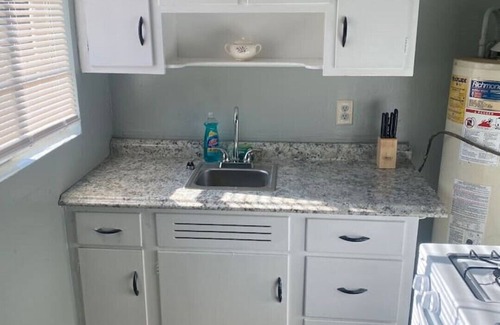 Valdosta Apartment | Historic Renovated Studio Apt w kitchen 2ndFl
