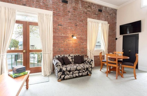 Akaroa Apartment | Historic Shipping Office - Akaroa