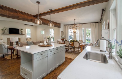 Conway House | Historic Southern Cottage close to Downtown Conway