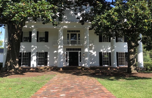 Trenton House | Historic Southern Manor | Masters Rental