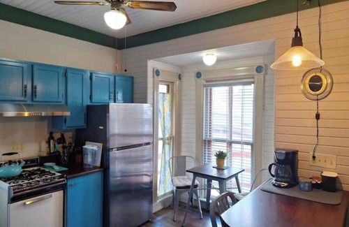 Mindoro House | Historic Stay! "The Depot" Tiny House