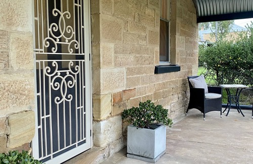 Rylstone Cottage | Historic Stone Cottage R - hotel linens - exceptional clean - 2min walk to town