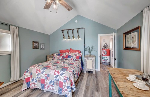Fredericksburg Bed & Breakfast | Historic Texas Oil Boom B&B in Fredericksburg built in the 1860s!