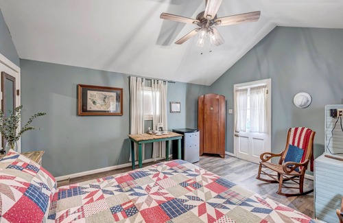 Fredericksburg Bed & Breakfast | Historic Texas Oil Boom B&B in Fredericksburg built in the 1860s!