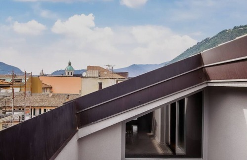 Como City Centre Villa | Historic Villa in Como Center + 4 free parking