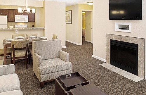 Berkeley Condo | Historic Williamsburg, 2BR, Sleeps 6