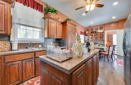 Pinckneyville House | Historic Woodville Estate w/Pool: Pets Welcome!