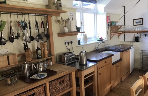 Lee Cottage | Historical Chapel Cottage. Professional Tennis Court, sea views, 2 mins to beach