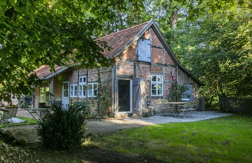 Haarstorf House | historical house in Heidevillage on the outskirts of forest
