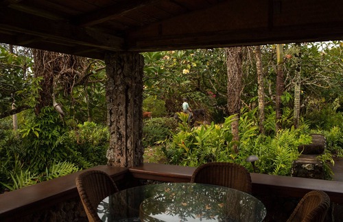 Kaunakakai House | Historical lodge at Pu'u O Hoku Ranch! Outdoor pool and farm-to-table meals!