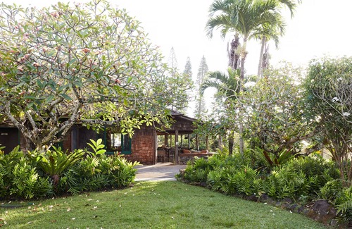 Kaunakakai House | Historical lodge at Pu'u O Hoku Ranch! Outdoor pool and farm-to-table meals!
