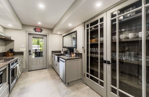 Somerset House | Historical & Quaint Renovated I-House in Downtown Somerset W/Great Walkability