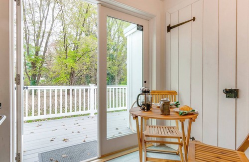 Thurmont Cottage | Historical Thurmont Escape w/Furnished Deck!