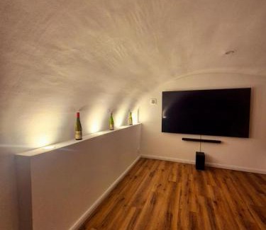Dhron Apartment | Historischer Weinkeller
