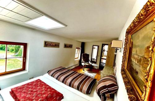 Caputh Apartment | Historisches Retro Loft 70m2 mit Garten & Seenähe