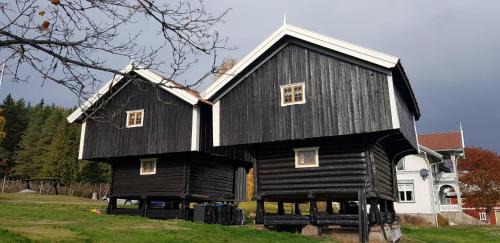 Gvarv House | Historisk opphold på Børte gård