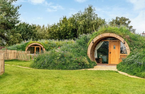 Radstock Cottage | Hive and Spruce Burrow