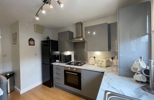 Motherwell Apartment | HLA KING COURT APARTMENT 2