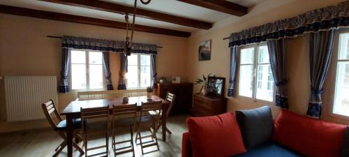 Kokorin House | Hlučov Lesní Chalupa