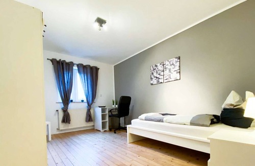 Rot House | HÖ01 large apartment with dryer and washing machine
