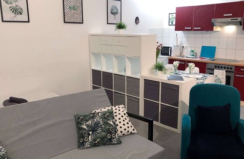 Euskirchen Apartment | HÖ01 large apartment with dryer and washing machine