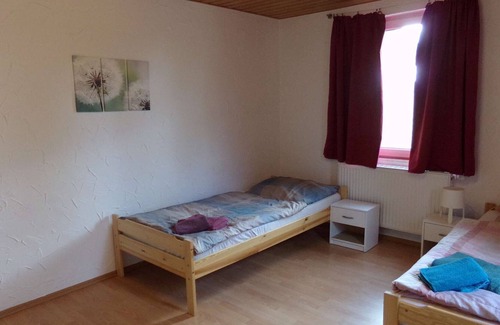 Suppingen Apartment | HÖ01 large apartment with dryer and washing machine