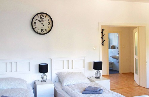 Innenstadt Apartment | HÖ01 large apartment with dryer and washing machine
