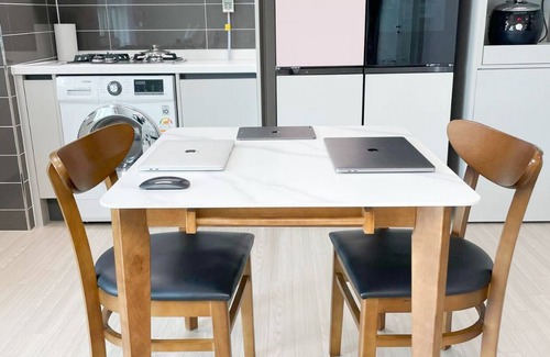 Jayang-dong Apartment | Hoban Apartment KonKuk Univ Station. Fast Wifi. Super Quiet.