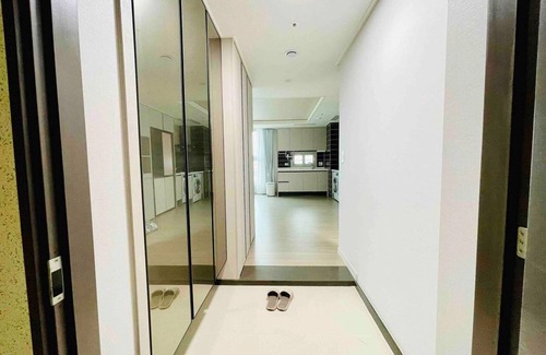 Jayang-dong Apartment | Hoban Apartment KonKuk Univ Station. Fast Wifi. Super Quiet.