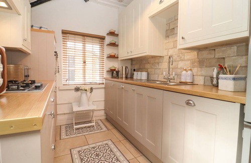 Malmesbury Cottage | Hobbes Cottage