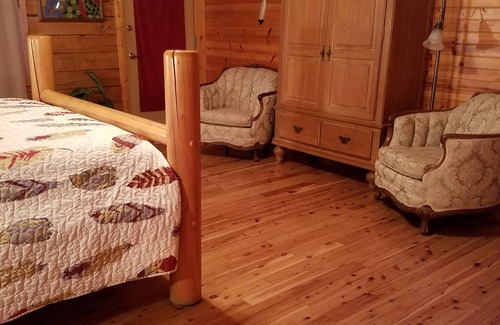 Nelsonville Cabin | Hocking Hills Lodge - Maximum 16-Adults w/children is 20-Guests