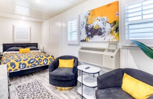 Gainesville Apartment | Hockley Creek Colorful Home #6