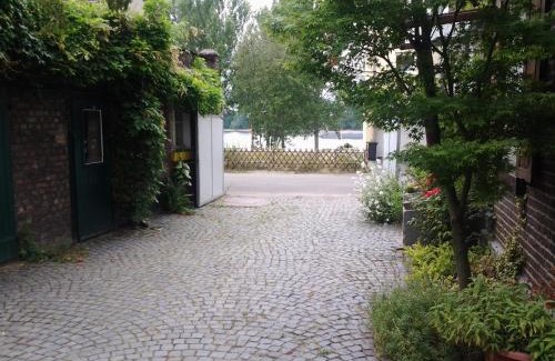 Langel House | Hof am Rhein