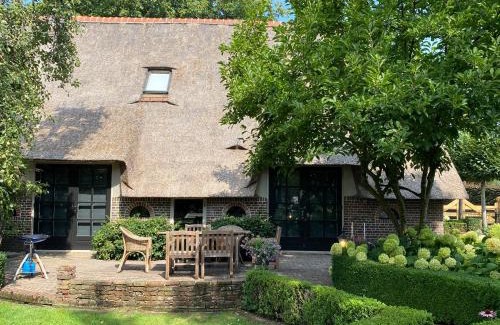 Municipality of Barneveld House | Hofstede "Den Hul"- Riant & Authentiek onthaasten - 8 persoons