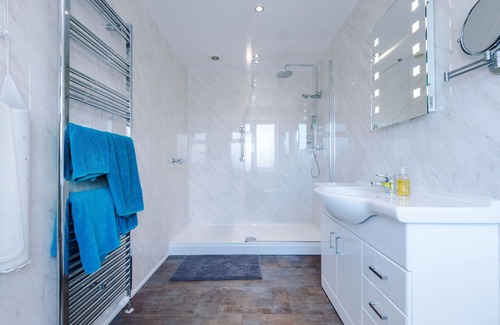 Barnetby House | Holcombe Guest House