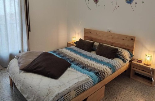 Sant Joan de Les Abadesses Apartment | Holiday Apartment "Can Quelet" with Mountain View, 2 Balconies & Wi-Fi